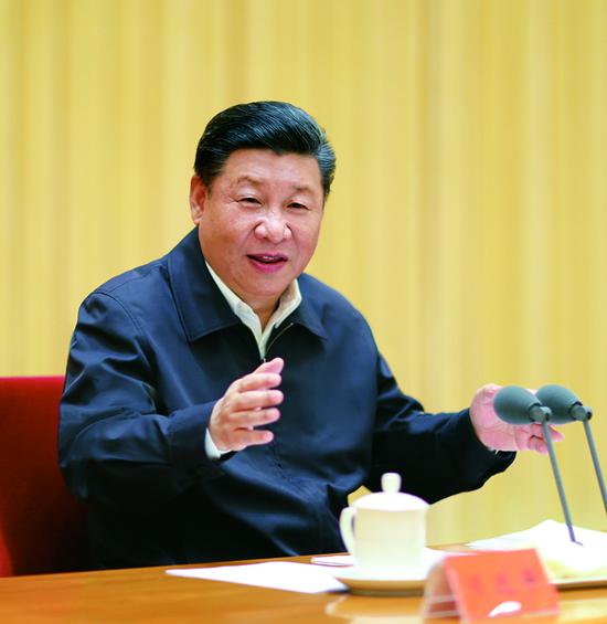 2018年7月3日至4日，全國(guó)組織工作會(huì)議在北京召開。中共中央總書記、國(guó)家主席、中央軍委主席習(xí)近平出席會(huì)議并發(fā)表重要講話。 新華社記者 鞠鵬/攝