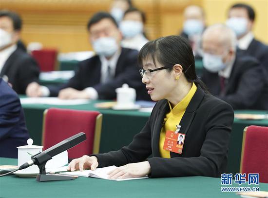 5月24日，全國(guó)人大代表禹誠(chéng)參加湖北代表團(tuán)的審議并發(fā)言。新華社記者 黃敬文 攝